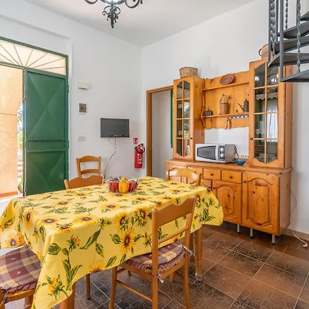 别墅 La Quiete Della Campagna 诺托